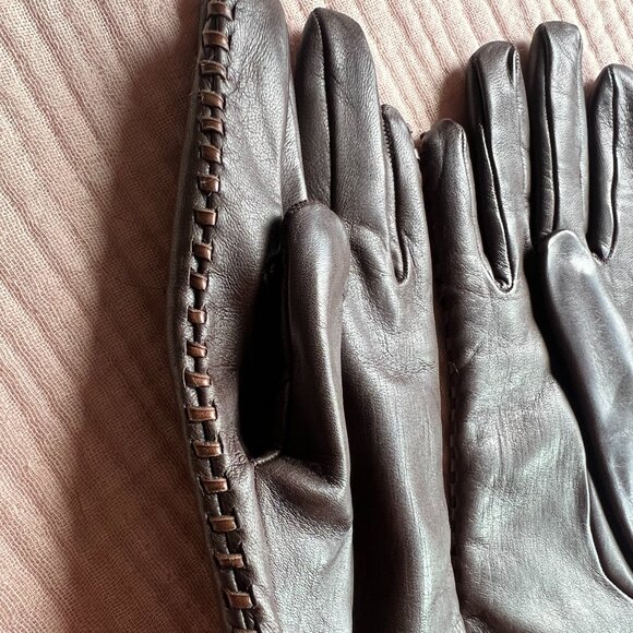 NWT- Brooks Brothers Lambskin Gloves with Cashmere Lining (Brown; Size Small) - Picture 2 of 5